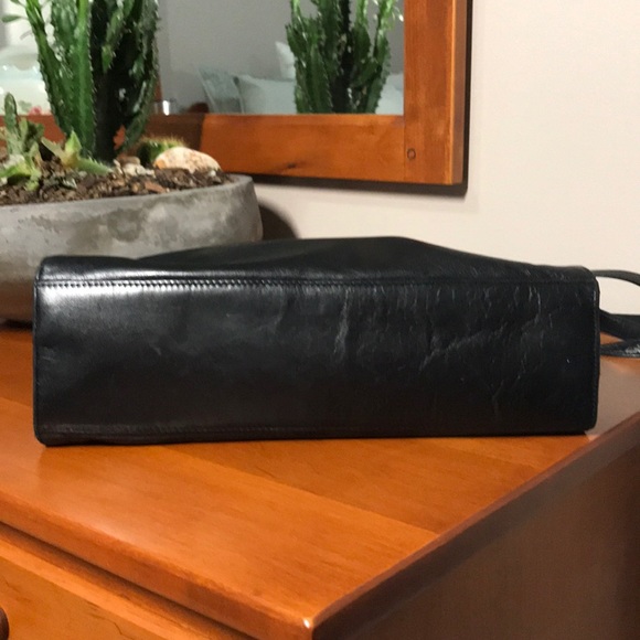 Vintage Authentic Etienne Aigner purse - Picture 4 of 7